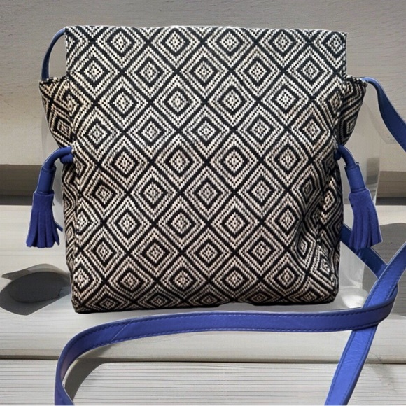 Fossil Rayna Drawstring Crossbody - Picture 8 of 9